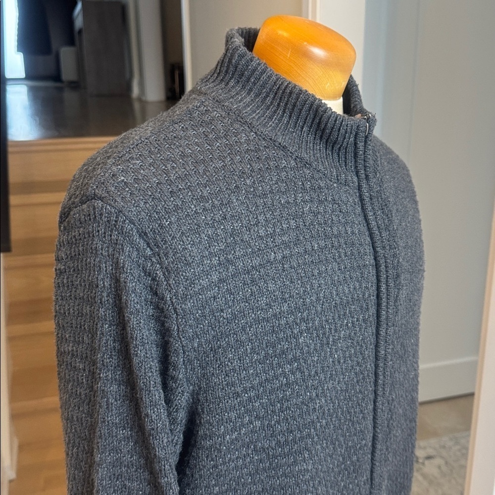 Mark Law Sherpa-Lined Zip Sweater – Size XL – Grey Knit - Picture 2 of 9